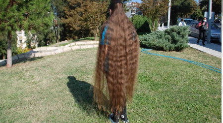Rapunzel Pelin'in saçları boyunu aştı