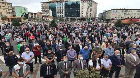 İstanbul'dan sonra "Rize'de de gıyabi cenaze namazı kılındı"