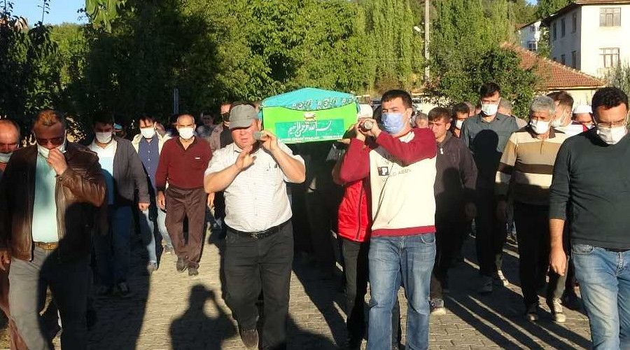 Sabah okula diye ��kt�, ak�am cenazesi topra�a verildi