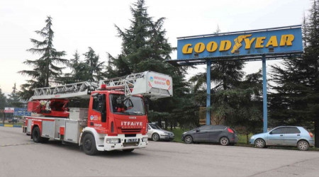 Sakarya'da lastik fabrikasında yangın