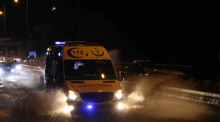 Samsun'u sağanak vurdu, hayat felç oldu