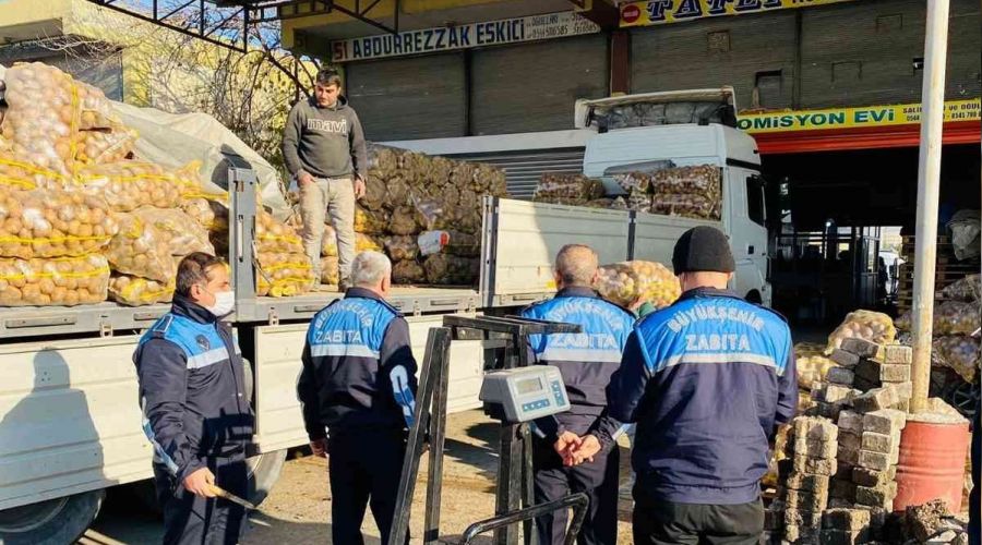 �anl�urfa'da 20 ton ��r�m�� patatese el konuldu