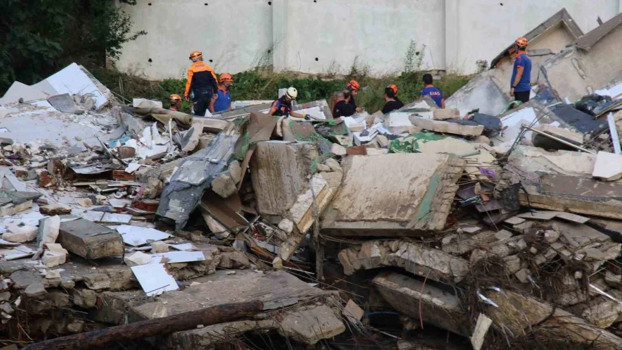 Selde 17 kişinin öldüğü Ölçer Apartmanı'nın müteahhidine 5 yıl 10 ay hapis
