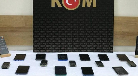 Siirt'te piyasa değeri 51 bin 500 lira olan kaçak cep telefonu ele geçirildi