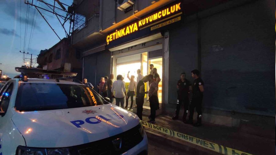 Silahlı kuyumcu soygununda 1 yaralı