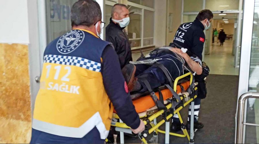 Sivas'ta t�r ile otob�s �arp��t�: 1 �l�, 27 yaral�