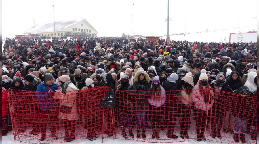 So�u�u bahane edip sahneye ��kmad�