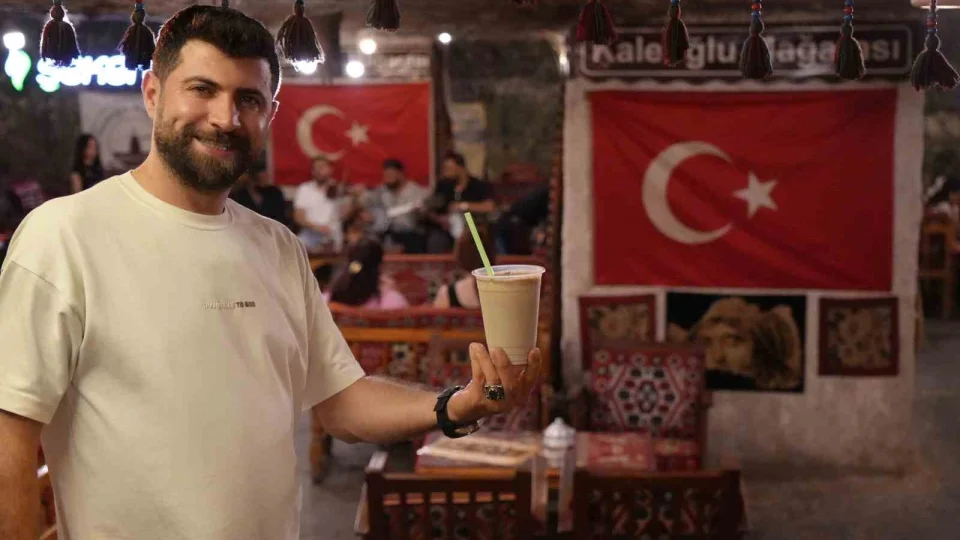 Tarihi mağarada serinleten lezzet: Soğuk menengiç kahvesi