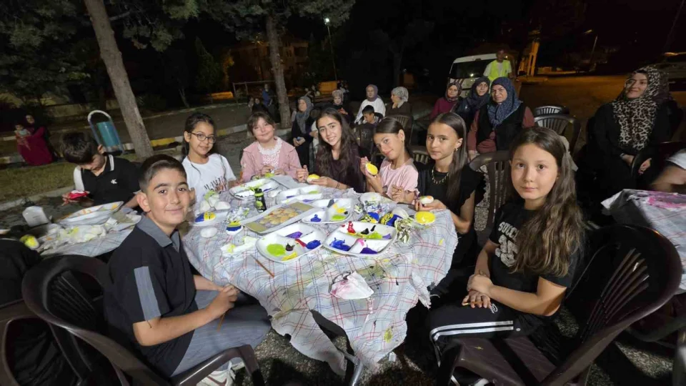 Ta�lar minik ellerde sanata d�n��t�