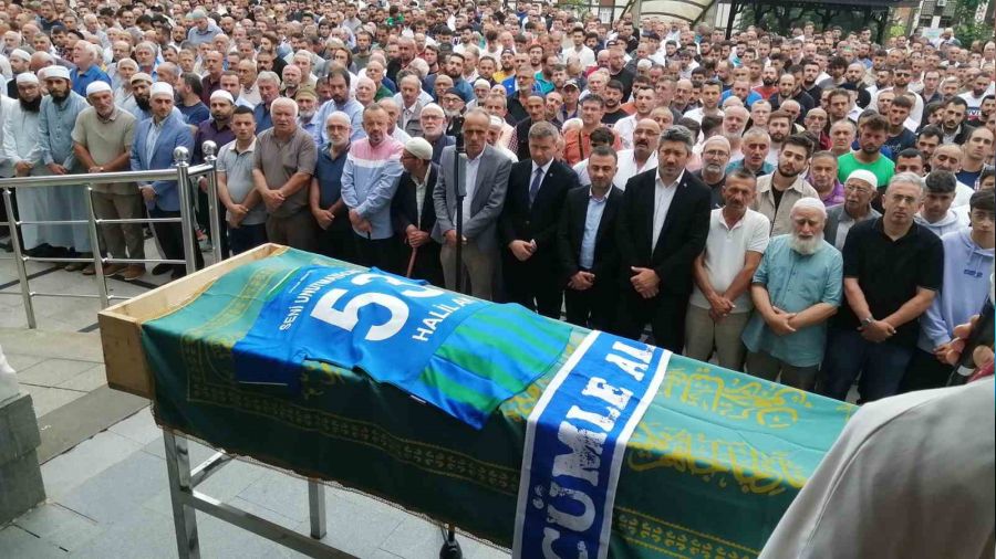 Teyzesinin ev sahibi tarafından öldürülen genç son yolculuğuna uğurlandı