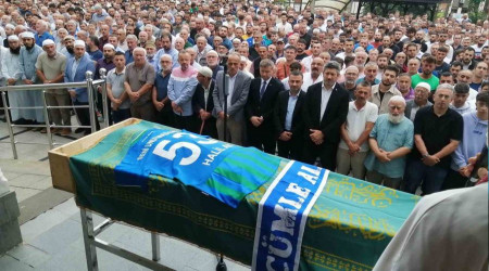 Teyzesinin ev sahibi tarafından öldürülen genç son yolculuğuna uğurlandı