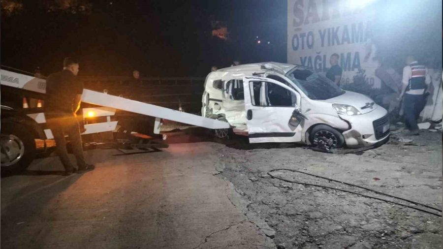 T�r d���n konvoyundaki araca �arpt�