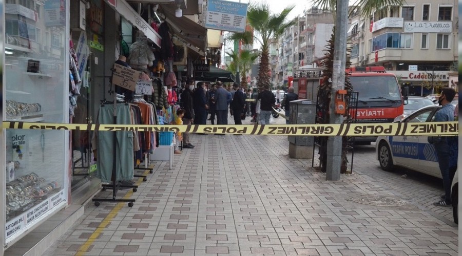 Turgutlu'da binalarda çatlaklar oluştu