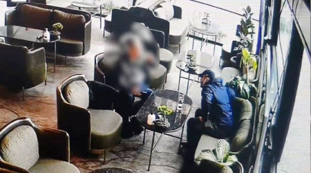 Turistleri uyku ilacıyla uyutup soydular