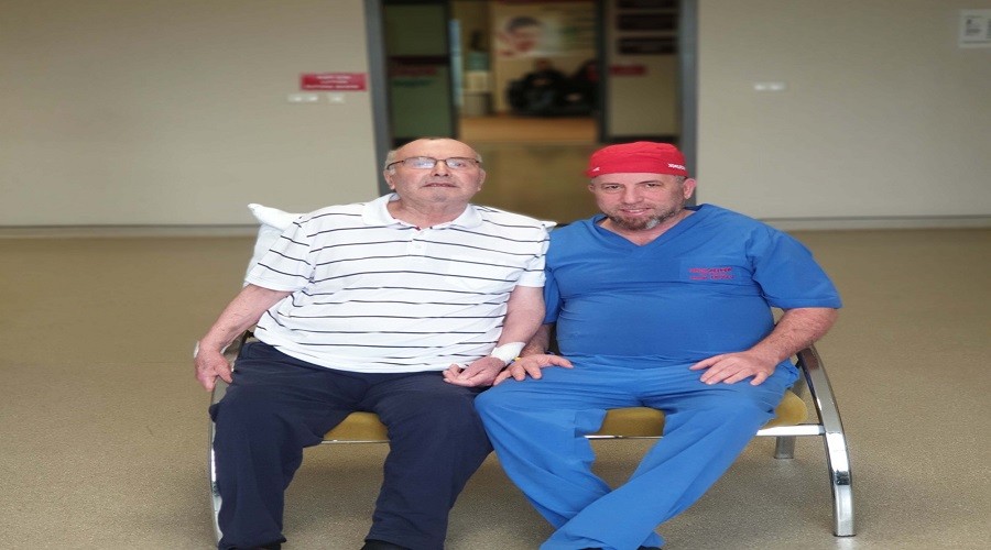 Türk doktor Almanlara parmak ısırttı
