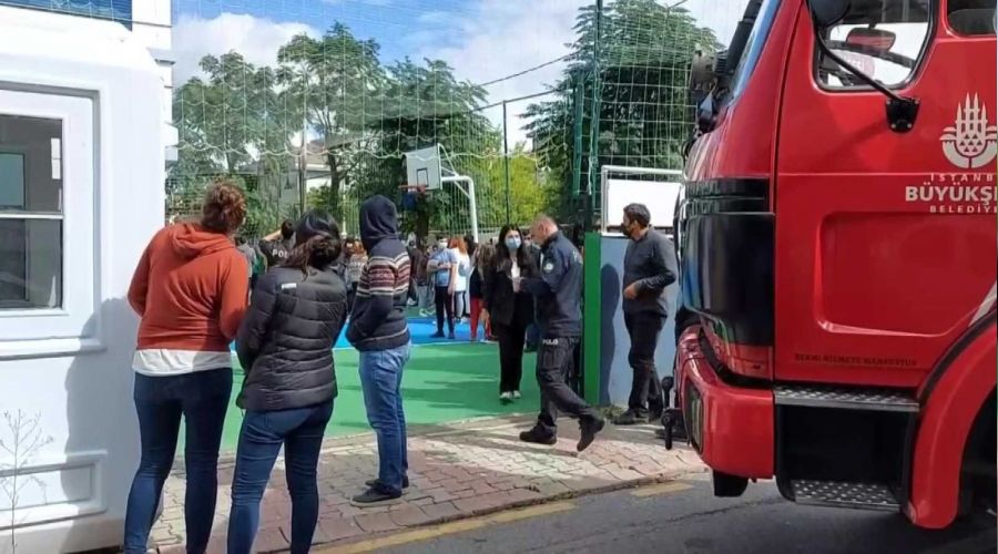 Ümraniye'de lisede yangın paniği