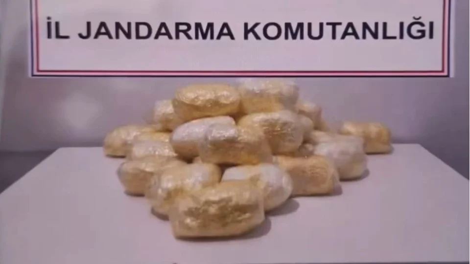 Van ve Hakkari'de 320 kg uyu�turucu madde yakaland�