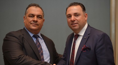 Yabancılara karşı birleştiler