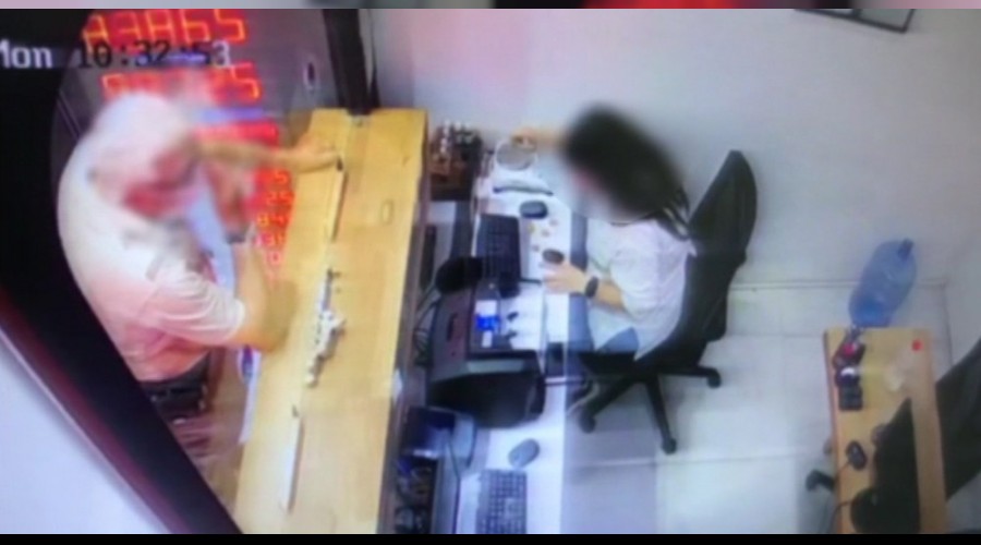 Yaşlı adam 100 bin TL'lik sahte altın sattı