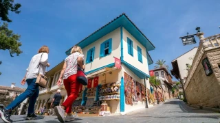 Yerli turistler 3 ayda 102,3 milyar lira harcaması yaptı