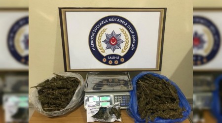 Zarftan mektup değil esrar çıktı