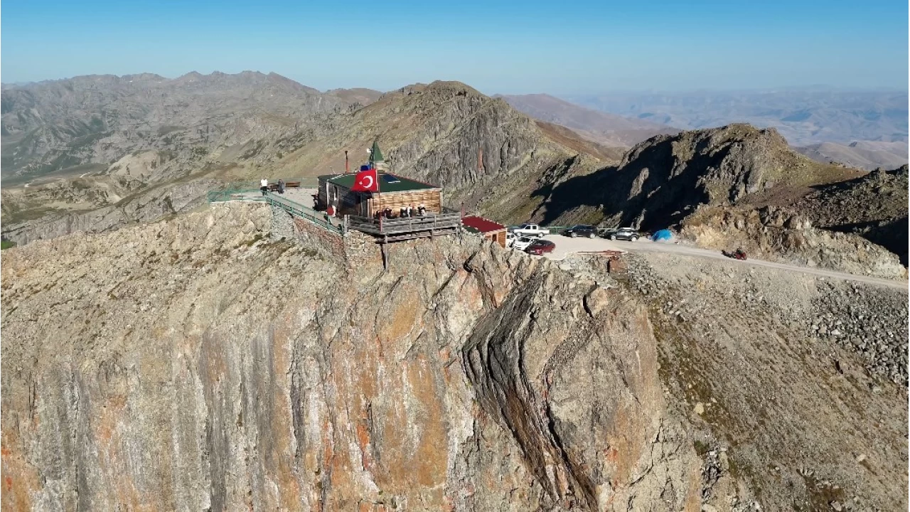 3 bin metredeki 'K�rklar Mescidi'