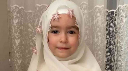 4 yaşındaki Ahsen gözyaşları arasında toprağa verildi
