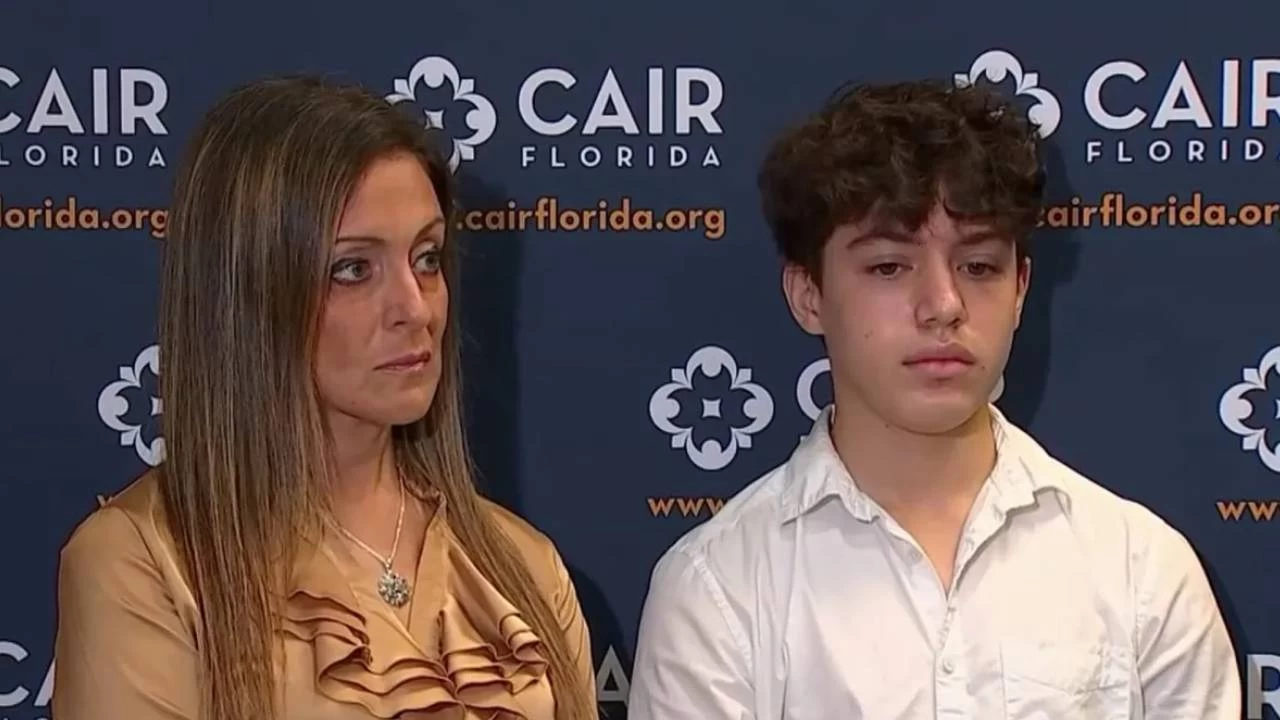 ABD'de annesi Filistin yanl�s� payla��m yapan 15 ya��ndaki ��renci okuldan at�ld�