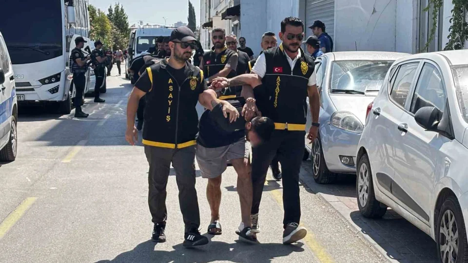 Adana'daki kadın cinayetinde 13 tutuklama