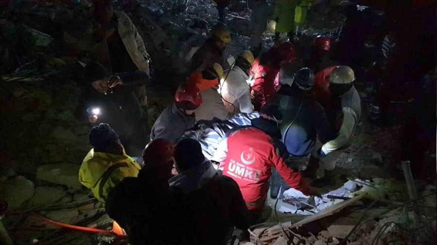 Afşin'de biri hamile 2 kadın 72 saat sonra çıkarıldılar