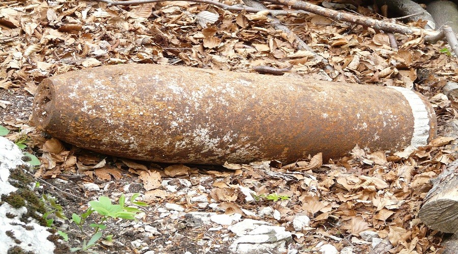 Almanya�da bomba alarm�: 16 bin ki�i tahliye edildi  