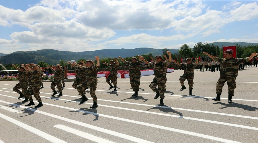 Amasya'da, Yemin eden Mehmetçikler zeybek oynadı