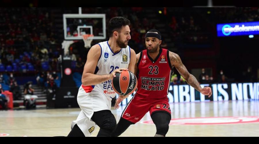 Anadolu Efes 4'te s�f�r �ekti 