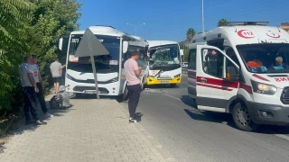 Antalya'da tur midibüsleri çarpıştı: 12 yaralı