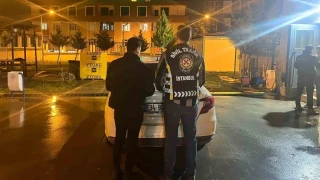 Arnavutk�y'de kavga eden s�r�c�ler, 602 bin TL ceza kesilerek tutukland�