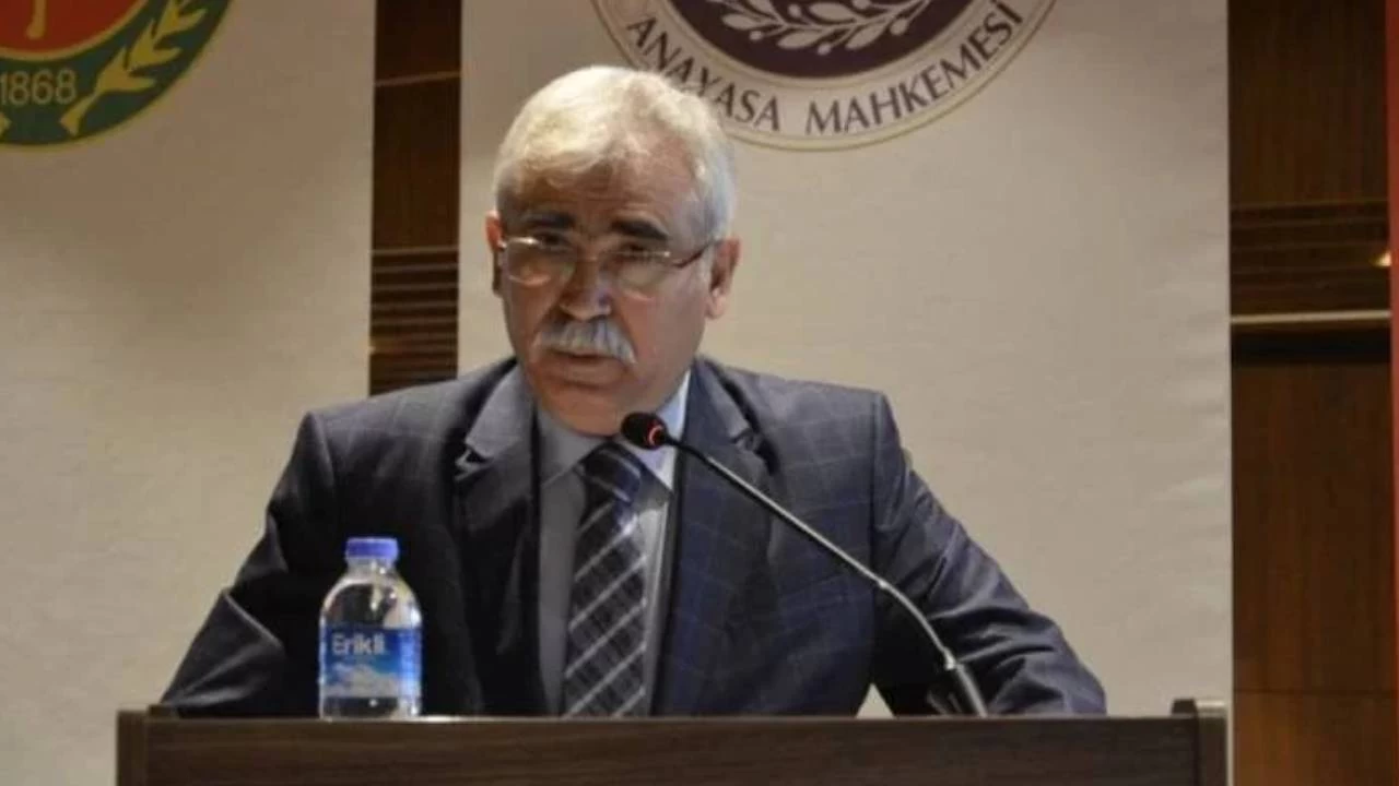 AYM Ba�kanvekilli�ine �zkaya'n�n se�ilmesine ili�kin karar Resmi Gazete'de