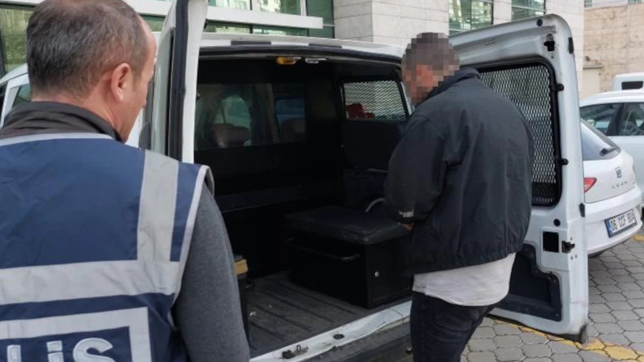 Babas�n�n ve babaannesinin evini yakt�, polis merkezinde bilgisayara zarar verince tutukland�