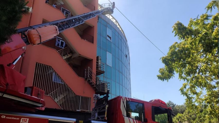 Bakırköy'de korkutan yangın