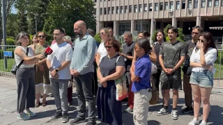 Basın meslek örgütleri, gazeteci Alican Uludağ'ın sosyal medya paylaşımı gerekçesiyle "halkı yanıltıcı bilgiyi alenen yayma" ve "halkı kin ve düşmanlığa tahrik" suçlamalarıyla gözaltına alınmasına tepki gösterdi