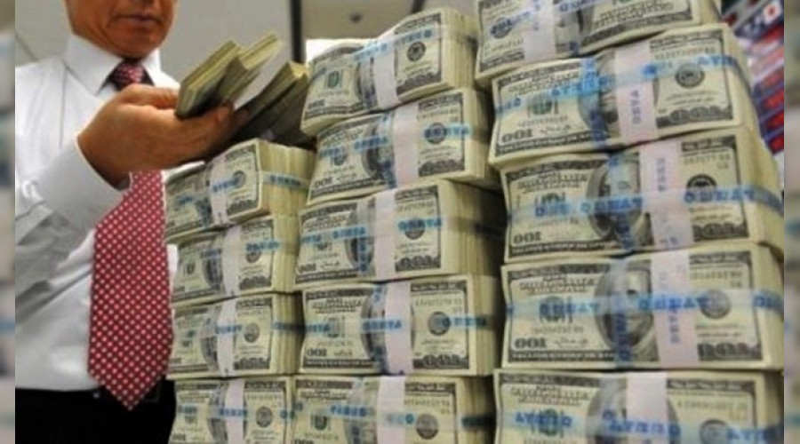 Bir haftada 558 milyon dolar azald�