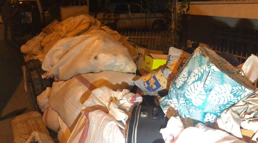 Bodrum katta yaşayan aileyi eşyalarıyla birlikte sokağa attılar