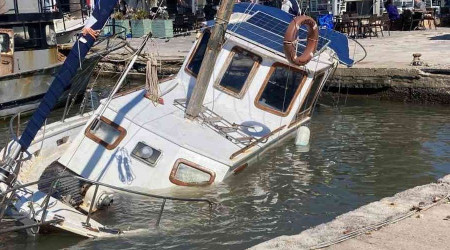 Bodrum'da tekneleri fırtına vurdu