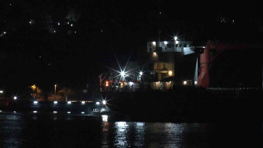 Boğazı kapatan Ukrayna gemisinin arızası giderildi