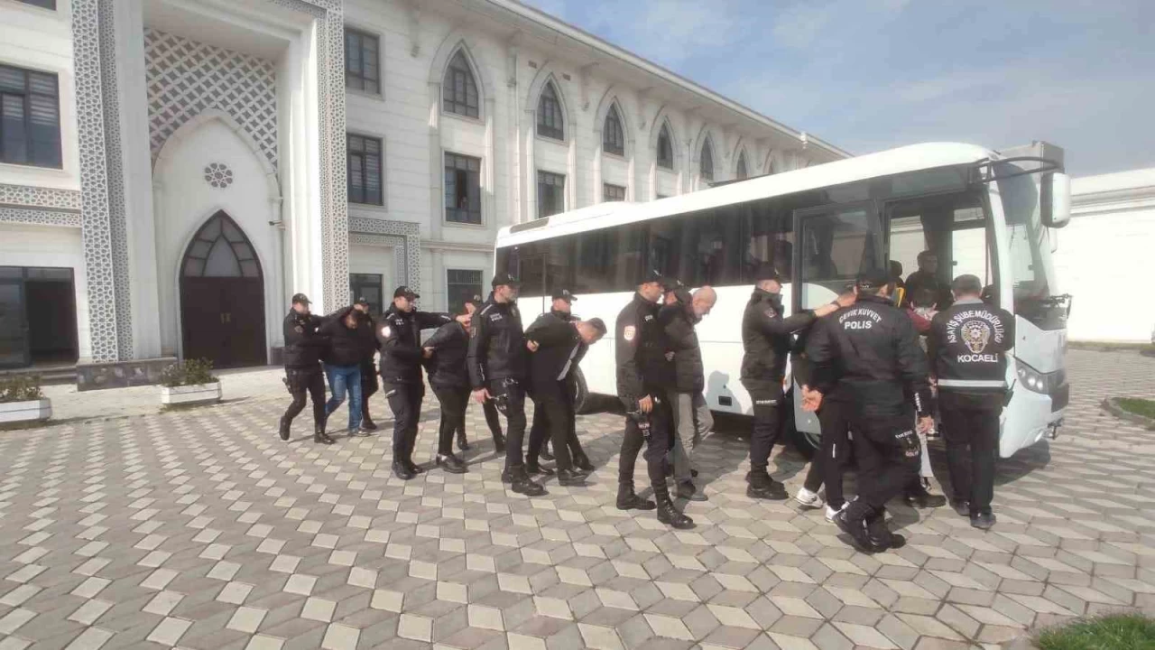 Bor�lusunu 2 g�n boyunca al�koyup deh�eti ya�att�