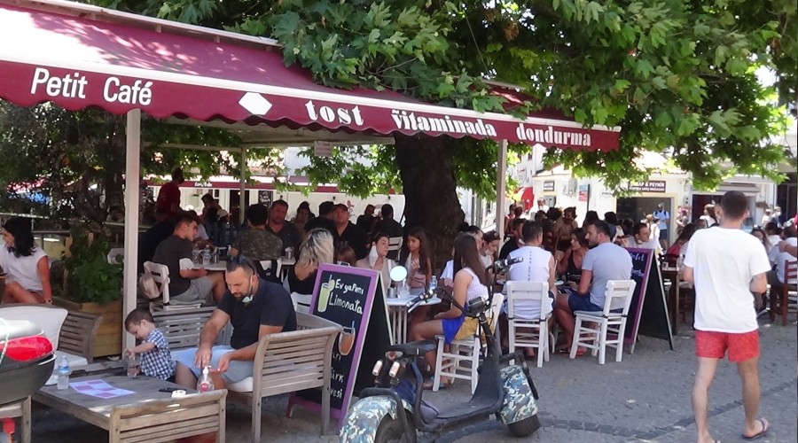 Bozcaada hafta sonu doldu taştı