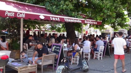 Bozcaada hafta sonu doldu taştı