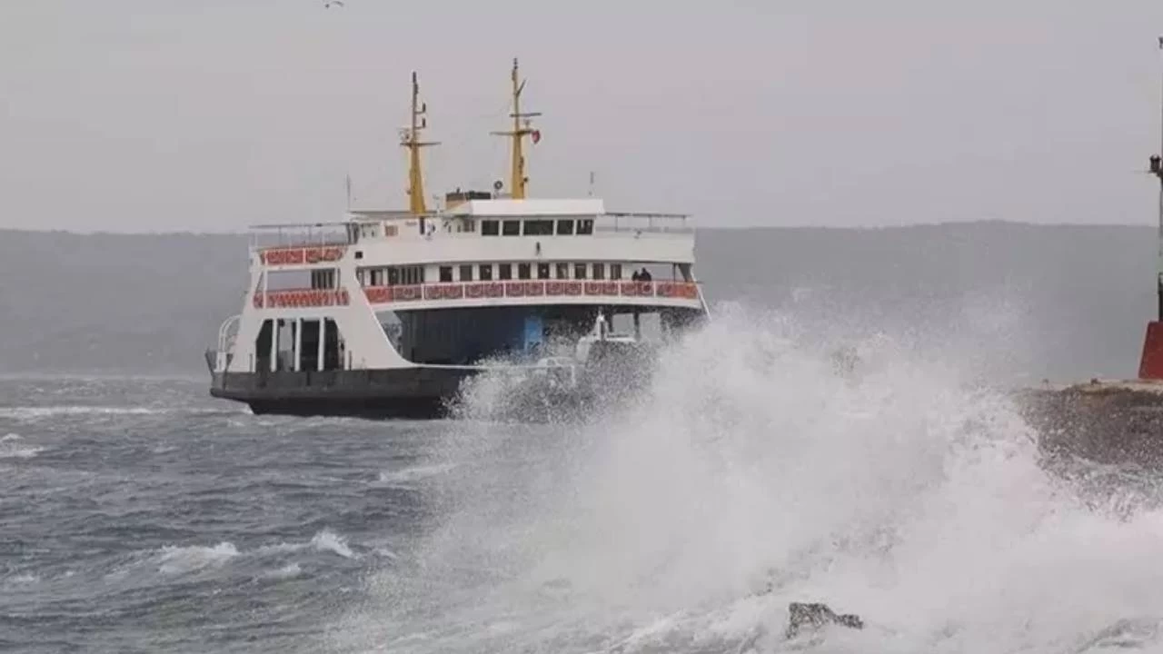 Bozcaada ve Bozcaada feribot seferleri iptal edildi