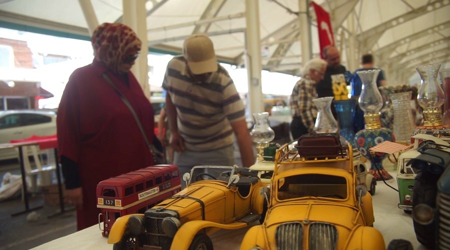 Bursadaki antika pazarnn mdavimleri Kuveyt ve Katarllar