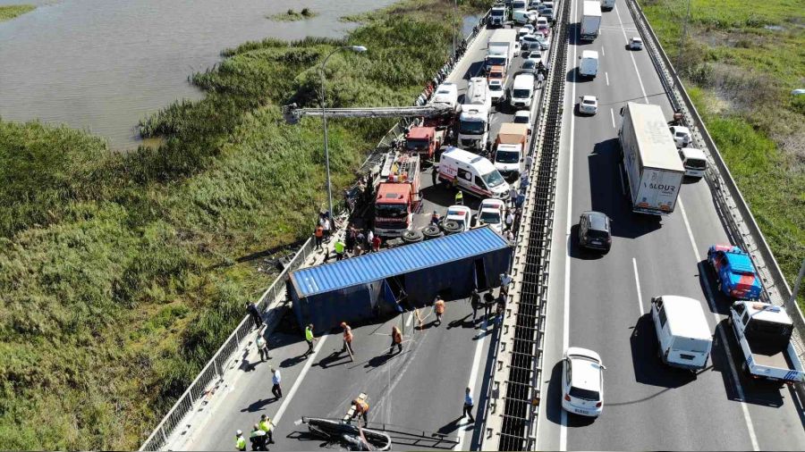Büyükçekmece TEM'de feci kaza