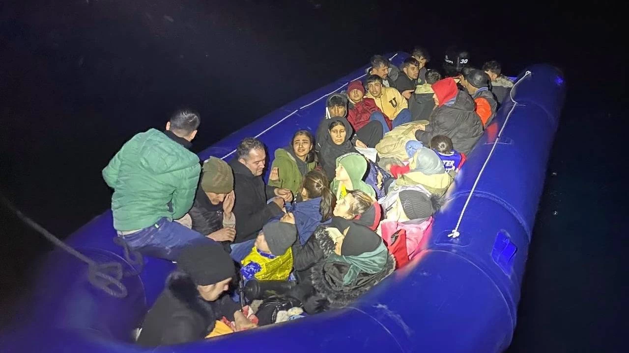 �anakkale a��klar�nda 14'� �ocuk, 31 ka�ak g��men yakaland�